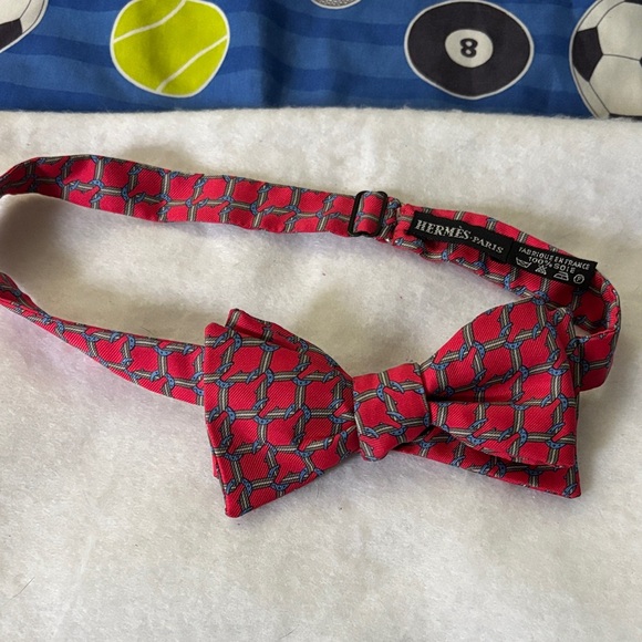Hermes silk  Bow Tie - Picture 1 of 10